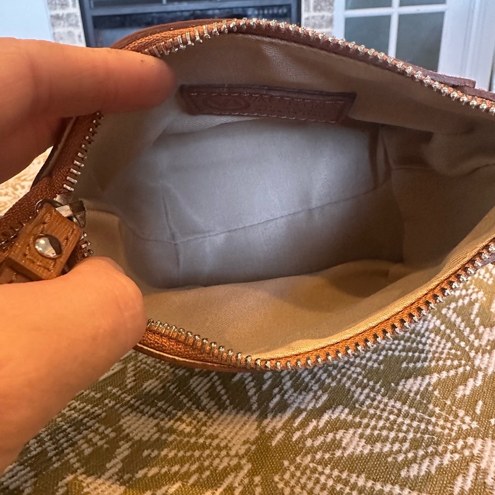 Valentina Small Leather Cosmetic Bag - Picture 4 of 6
